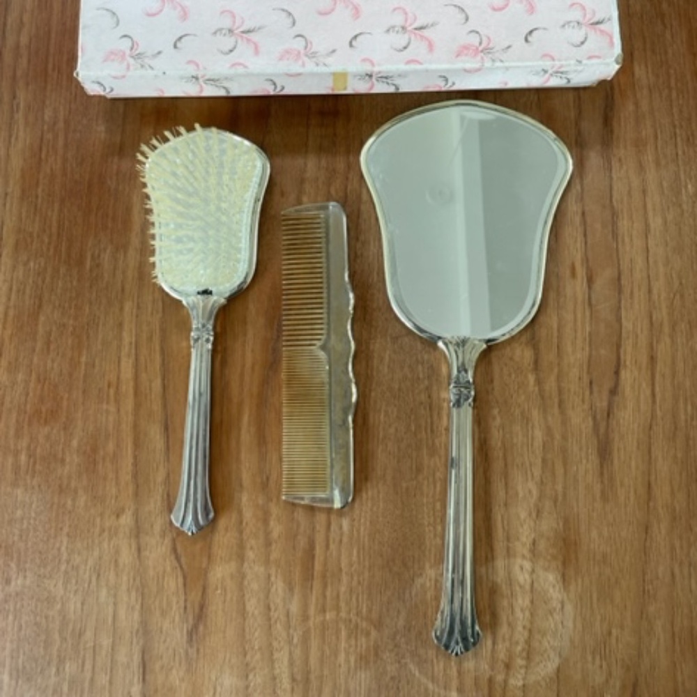 1930's Girl's Vanity Set